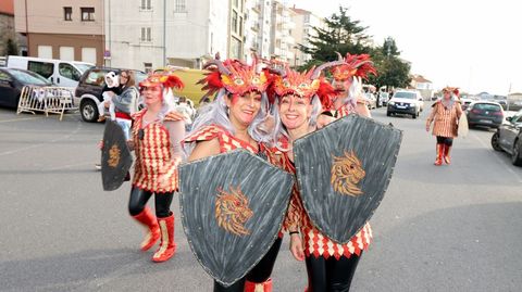Desfile de disfraces y carrozas en Rianxo