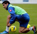 Riki volvi� a entrenarse ayer despu�s de que las pruebas no revelasen lesi�n alguna.