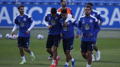 Jugadores del Deportivo durante el ltimo entrenamiento en Riazor