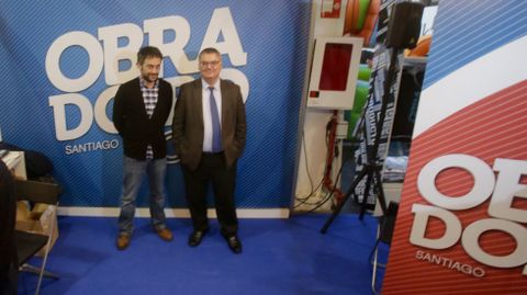 El Alcalde de A Coru�a, Xulio Ferreiro y el Presidente de la ACB, Francisco Roca posan junto al stand del Obradoiro en la Fan Zone