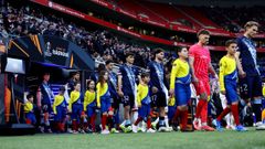 Los jugadores titulares del Celta ante el Lyon, en los proleg�menos del partido.