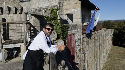 Carlos Parra termina en octubre del 2025 su etapa como gestor y chef del castillo de Maceda.