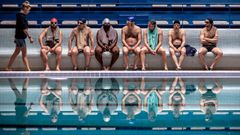 Detalle de una escena del filme del director franc�s Lellouche �El gran ba�o�