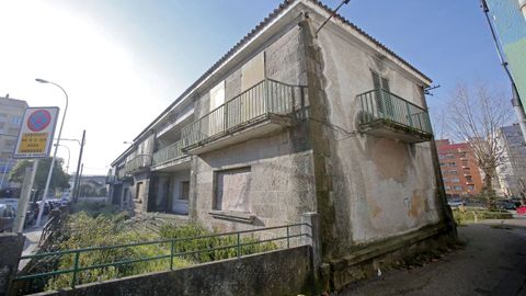 Viviendas militares en la calle Rosala de Castro, en Pontevedra, que sern demolidas para construir una plaza pblica