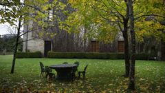 Imagen de parte de los jardines del pazo de Meir�s.