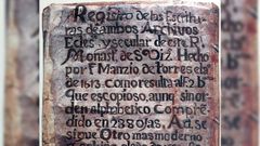 Documento original. Portada del inventario manuscrito que fue redactado en 1613 en el monasterio de San Vicente por Mancio de Torres y aumentado m�s tarde por otros archiveros