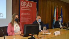 Eva Lantar�n, decana de Fisioterapia y futura vicerrectora del campus, con el rector y candidato, Manuel Reigosa, en Pontevedra