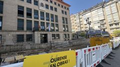 Imagen de la Audiencia Provincial de Ourense, que est� siendo objeto de obras en su entorno