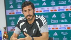 Javi V�zquez durante la rueda de prensa previa al partido