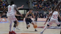 Lance del derbi entre el Leyma Coru�a y el COB