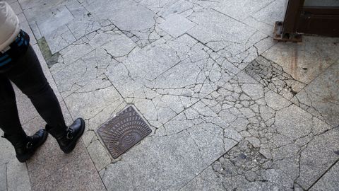 DESTROZOS Y DENUNCIAS EN LA CALLE ROMERO ORTIZ