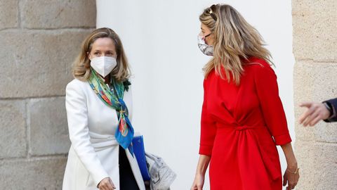 La vicepresidenta primera del Gobierno, Nadia Calvio, y la vicepresidenta segunda, Yolanda Daz, ayer en la cumbre Hispano-Portuguesa en Trujillo ( Cceres).