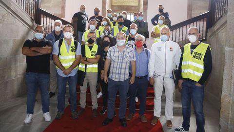 Miembros del comité de empresa se reunieron este jueves en Santiago con directivos de Alcoa