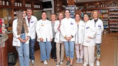 Cuatro generaciones se han pasado el testigo para llevar las riendas de la hist�rica farmacia ribeirense