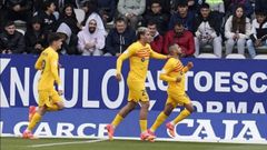 Pau V�ctor, Marc Guiu y Moha celebran el tercer gol del Barcelona B en Ponferrada