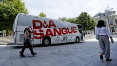 Unidad m�vil de la Axencia de Doaz�n de �rganos e Sangue, esta semana en la Praza Maior de Lugo.