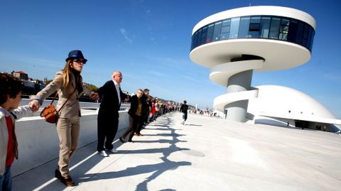 Concentracin en defensa de la continuidad del Centro Cultural Niemeyer.Concentracin en defensa de la continuidad del Centro Cultural Niemeyer