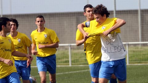 Juveniles del San Cipri�n, de amarillo, en el 2012.