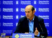 Rafael Louz�n, presidente de la Diputaci�n de Pontevedra, ayer, tras anunciar el plan de rescate.