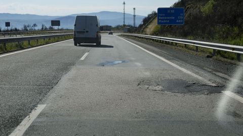 Mal estado de la N-525 en Cualedro.