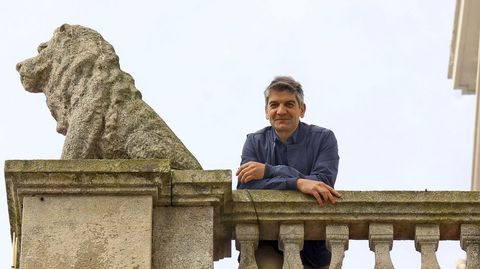 Jorge Su�rez asomado no balc�n do edificio do Concello de Ferrol.