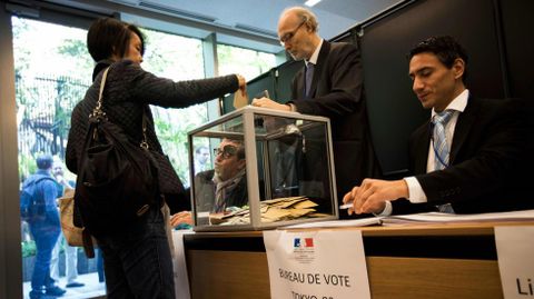 Primera vuelta de las elecciones presidenciales en Francia. Embajada de Francia en Tokio