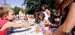 El servicio de bibliopiscina de Ames cerr� sus puertas con una fiesta de despedida.