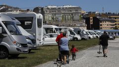Autocaravanas en el puerto deportivo de Foz