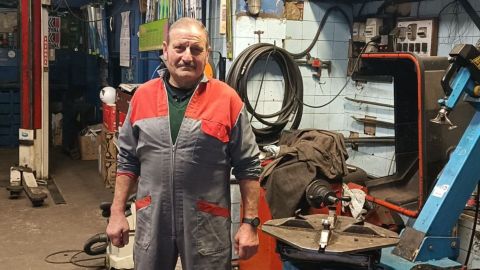 Aquilino en su taller