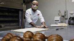 As� preparan en la confiter�a Anduri�a sus cruasanes de mantequilla