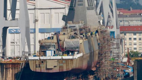 La segunda fragata F-110, la Roger de Lauria, en la grada de Navantia Ferrol