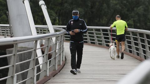 Gente haciendo deporte o paseando en Ourense
