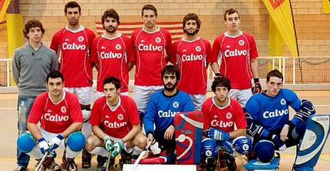 El club carballés dirigido por Carlos Loureiro acabó entre los mejores de la liga autonómica.