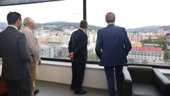 Lores y Rueda observan la ciudad de Pontevedra antes de su reuni�n en la sede de la Xunta 