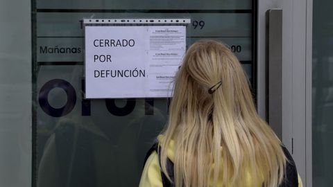 La cl�nica Coru�a Visi�n, donde trabajaba Juan Manuel T�bara Rodr�guez, cerr� al p�blico este lunes como se�al de duelo por el fallecimiento del m�dico oftalm�logo coru��s el pasado viernes.