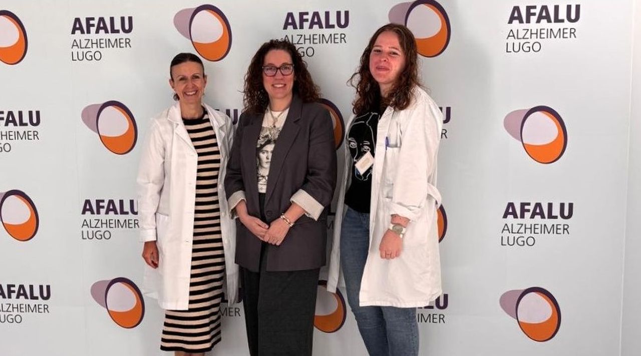 Fabiola Fernández y Jessica Díaz, psicólogas: «Hay que estimular a que una persona con alzhéimer se vista sola si es capaz de hacerlo»