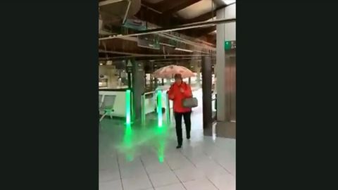 Inundaciones en la estaci�n de Renfe de Oviedo