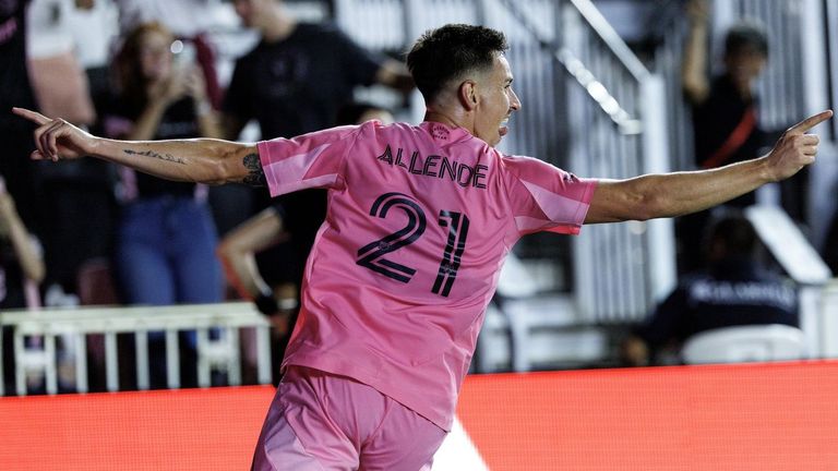 Tadeo Allende es uno de los jugadores que computan para el ingresos de casinueve millones.