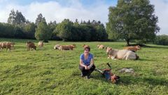 Eugenia Requeijo, ganadera de Muras, recogi� firmas de apoyo en dos comarcas muy afectadas de la provincia: A Mari�a y Terra Ch�