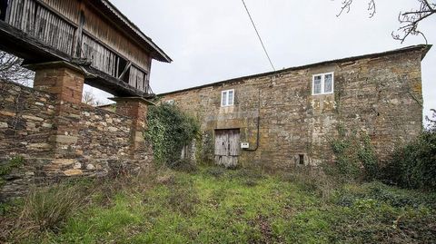 Fachada y h�rreo de la Casa Grande de Fiolleda