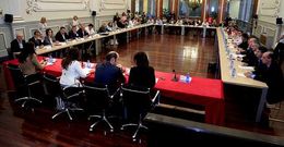 La mayor parte de los alcaldes afectados acudieron ayer a la firma del convenio en la Diputaci�n.