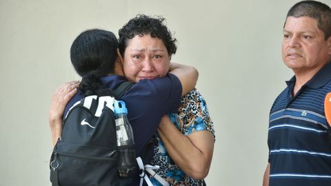 Familiares de los fallecidos en el incendio de Murcia