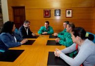 Pe�n y Cu��a, con operarios del primer turno del plan de Empleo.