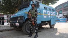 Un soldado de guardia en la Cachemira india.