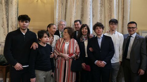 Familiares de los conselleiros de Educacin e Ciencia, Romn Rodrguez; y del de Emprego, Comercio e Emigracin, Jos Gonzlez