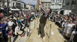 El p�blico, parte vestido al estilo tradicional, disfrut� con todas y cada una de las citas. 