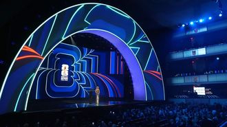 Kevin Hart y Heidi Klum, los presentadores, durante el sorteo del Mundial 2026.