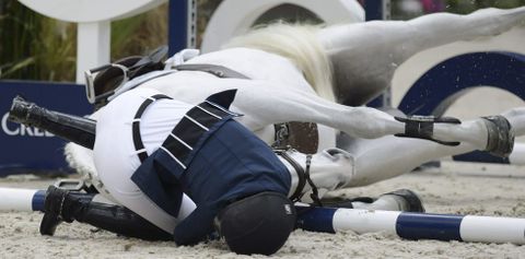 La yegua que montaba Athina, �Camille Z�, tuvo que ser sacrificada tras el golpe. 
