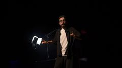 El mago, Nacho Samena, en una actuaci�n en Lugo