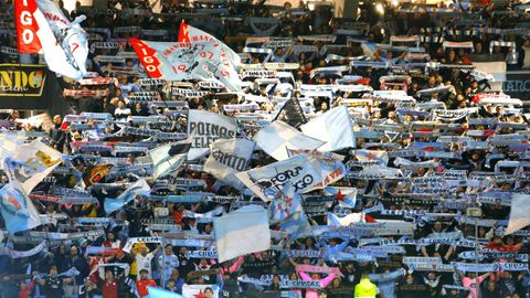 Aspecto de la grada de animacin de Balados durante el Celta-Barcelona.